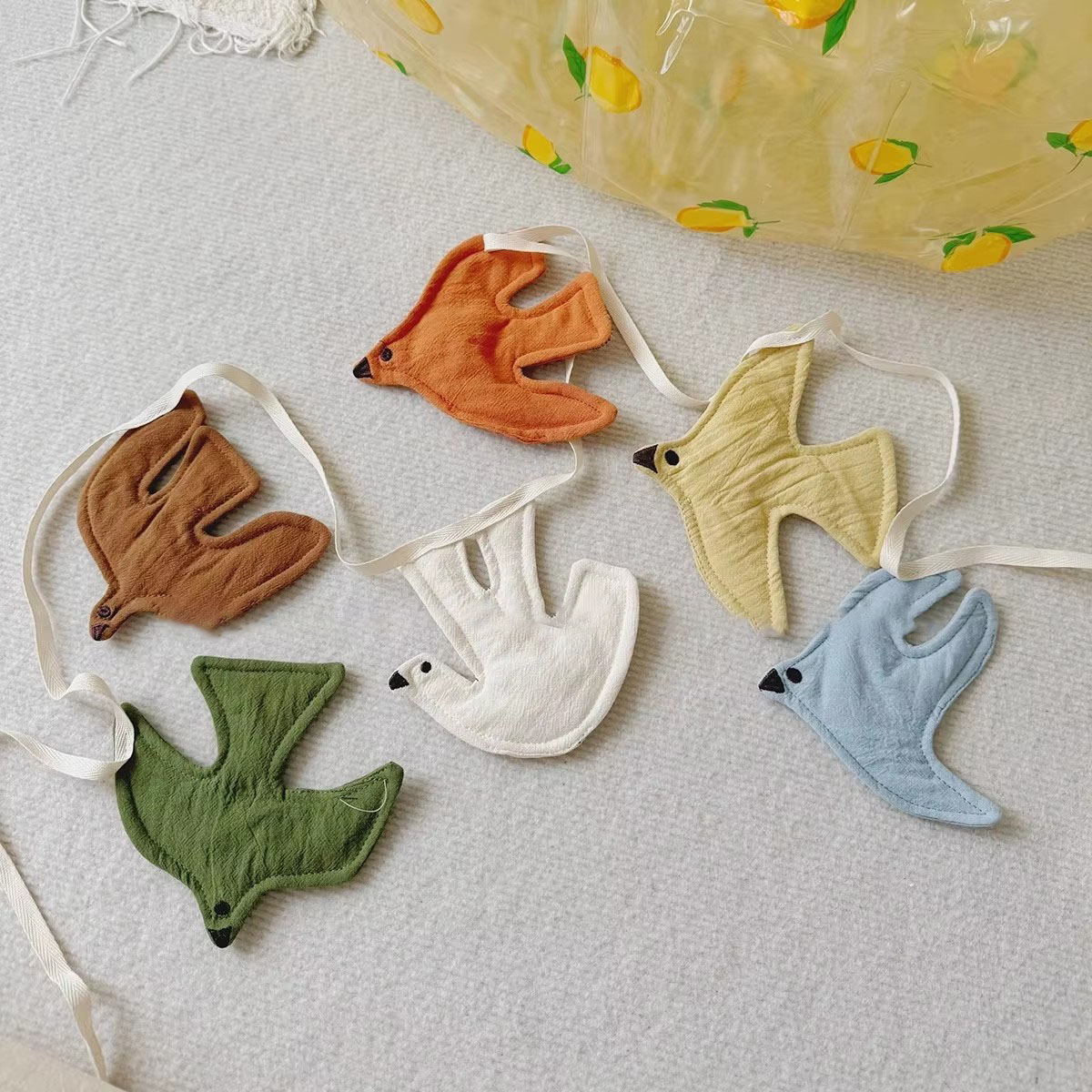 Baby Nursery Artwork - Guirlande de drapeaux en tissu pour